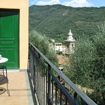Casa Caledonia 330s Molini (Liguria)