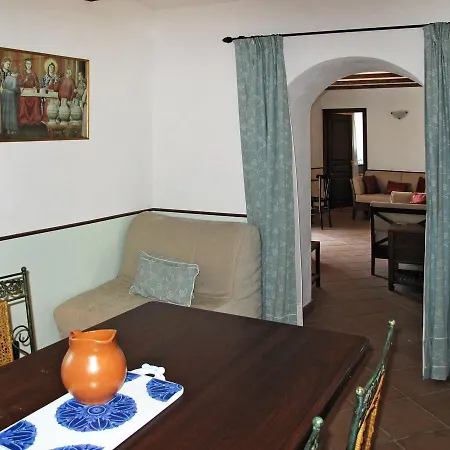 Casa Caledonia 330s
